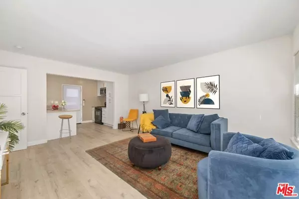 13455 Burbank BLVD, Van Nuys, CA 91401