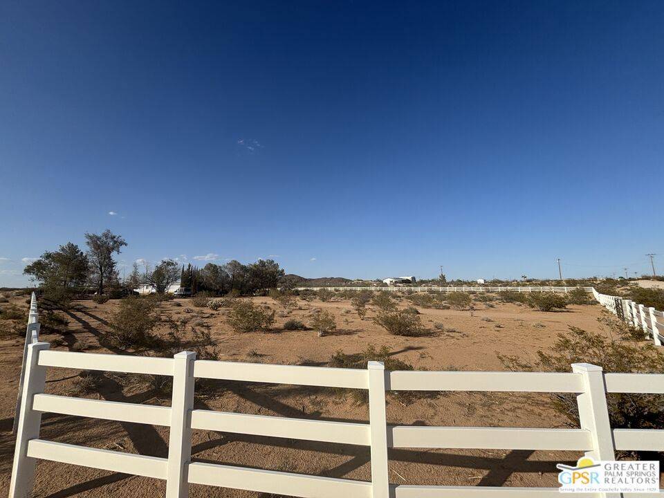 Joshua Tree, CA 92252,62922 La Brisa DR