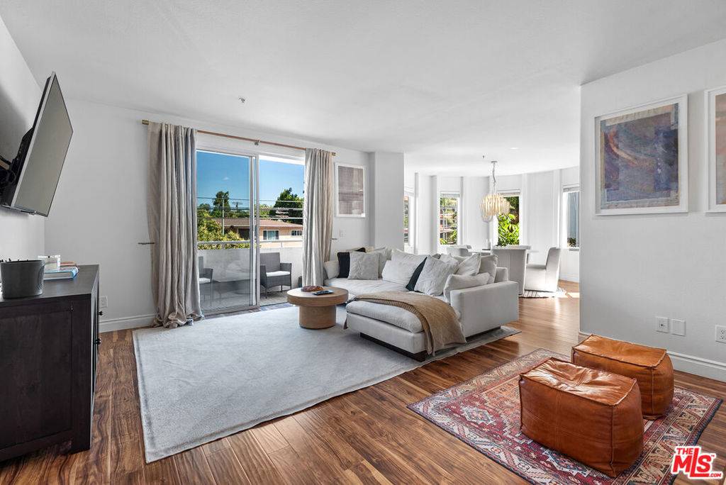 11870 Washington PL #201, Los Angeles, CA 90066
