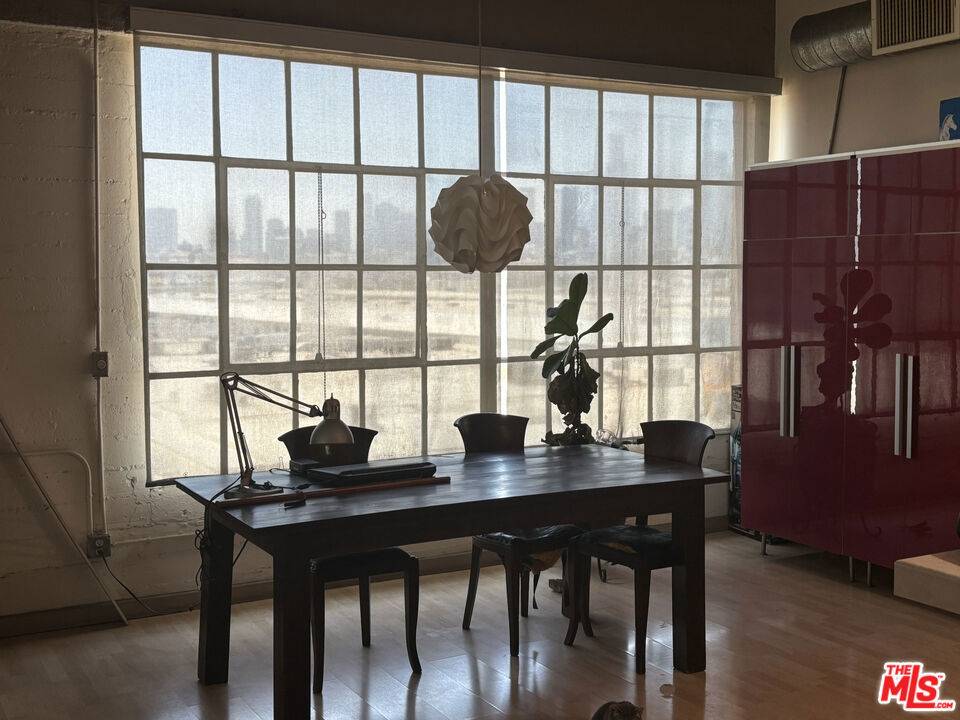 Los Angeles, CA 90021,1855 Industrial ST #509