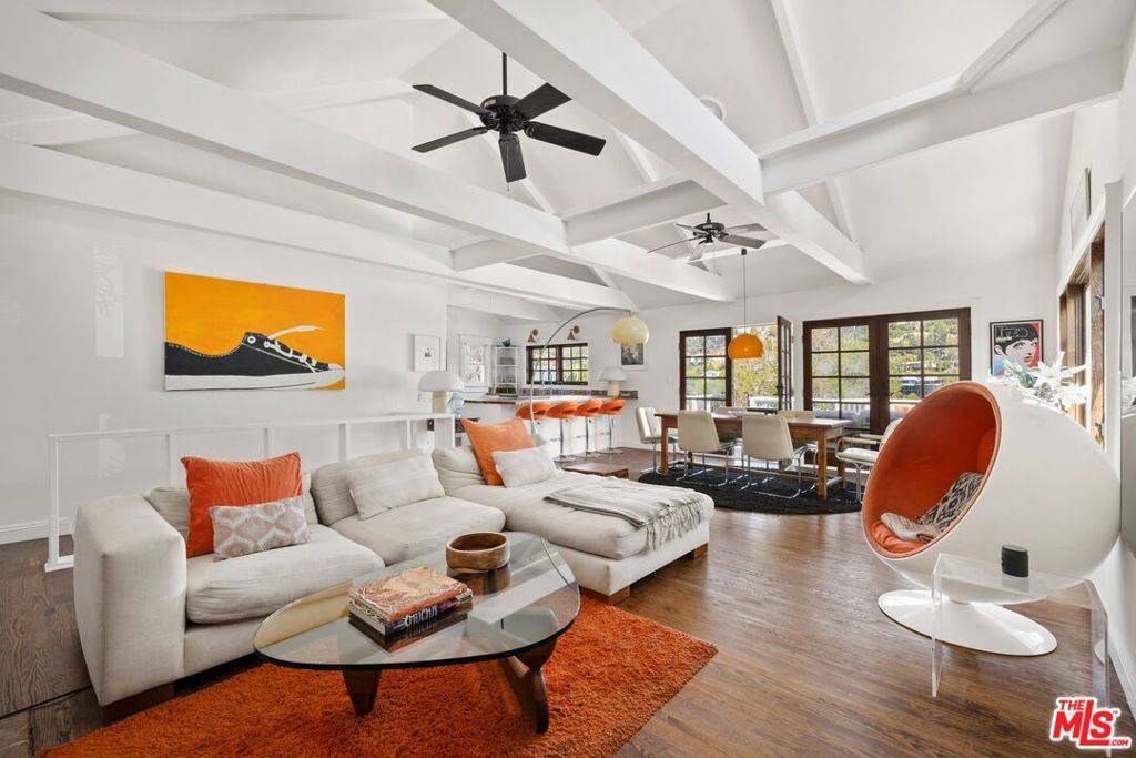 2464 Hollyridge DR, Los Angeles, CA 90068