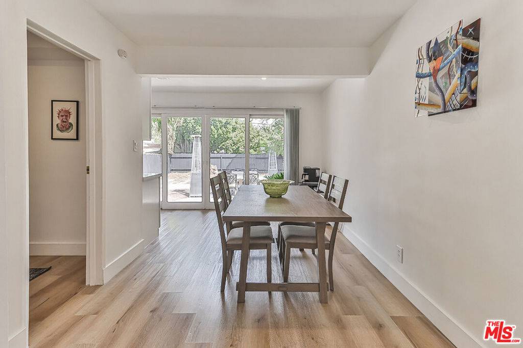 Woodland Hills, CA 91364,21905 Viscanio RD