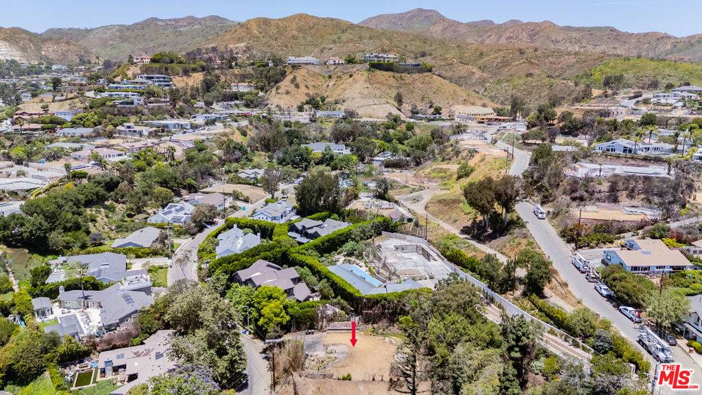Pacific Palisades, CA 90272,1022 Maroney LN