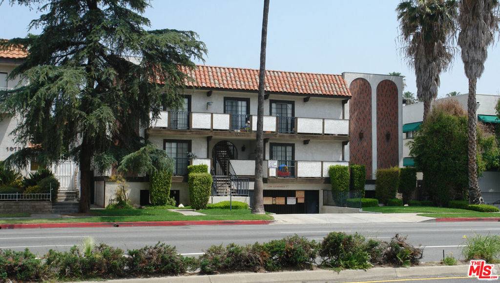 16731 Sherman WAY, Van Nuys, CA 91406