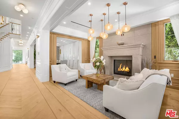 Los Angeles, CA 90046,843 N Spaulding AVE