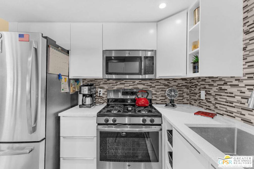Palm Springs, CA 92264,2071 Normandy CT