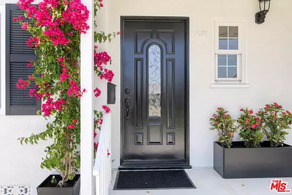 Van Nuys, CA 91405,7026 Colbath AVE