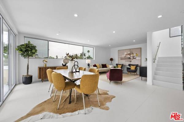 West Hollywood, CA 90048,621 N Kings RD #3