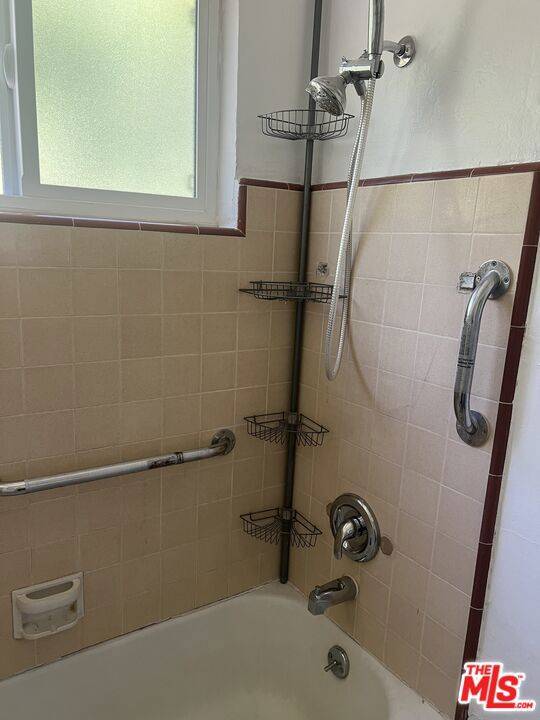 Inglewood, CA 90302,714 Cory DR #3