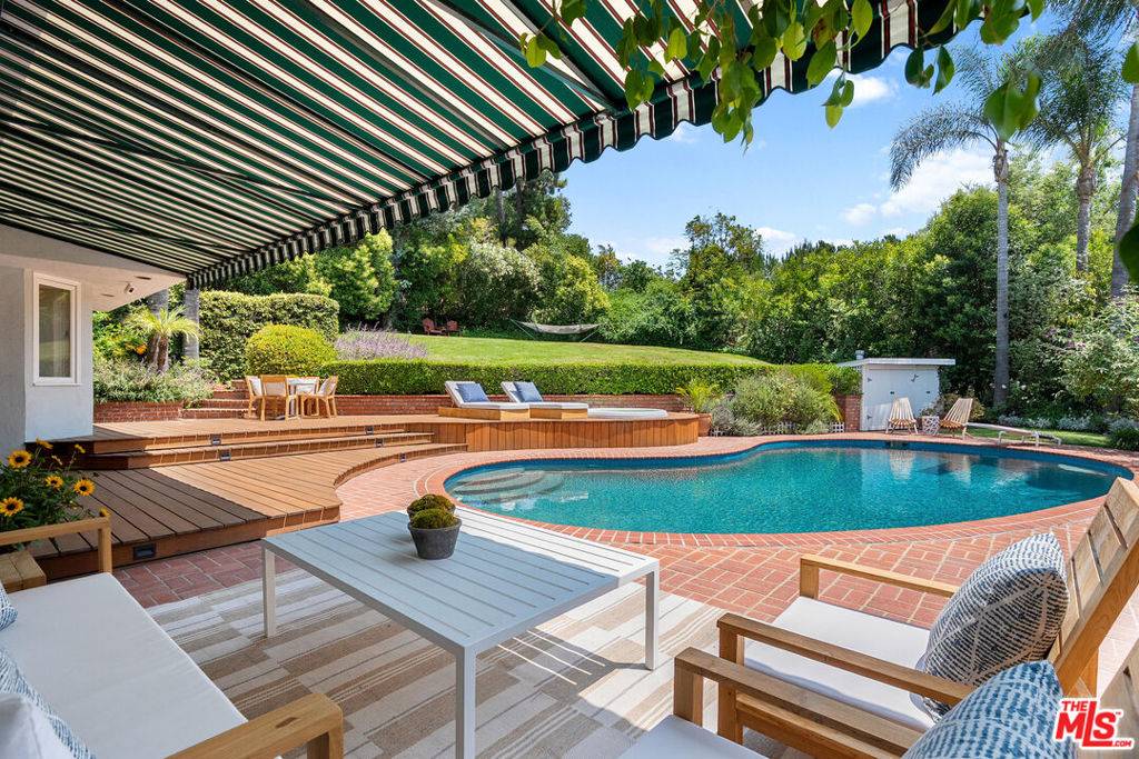 Studio City, CA 91604,11818 Laurel Hills RD