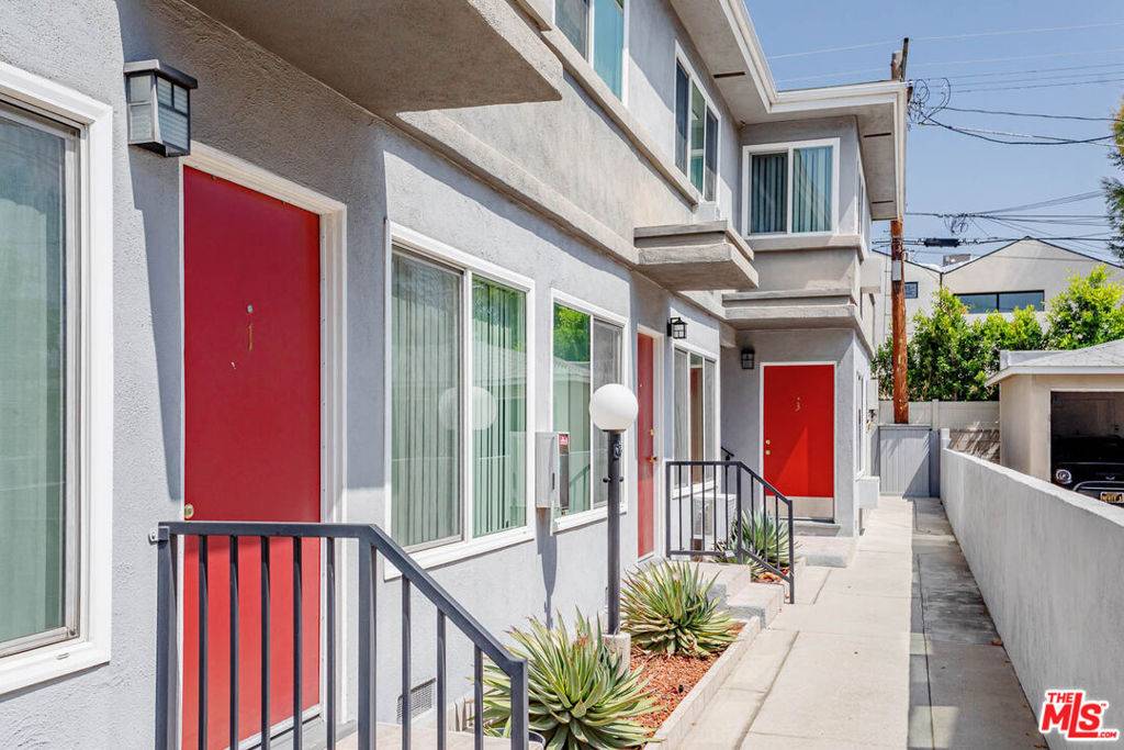 Valley Village, CA 91607,11749 Riverside DR #6