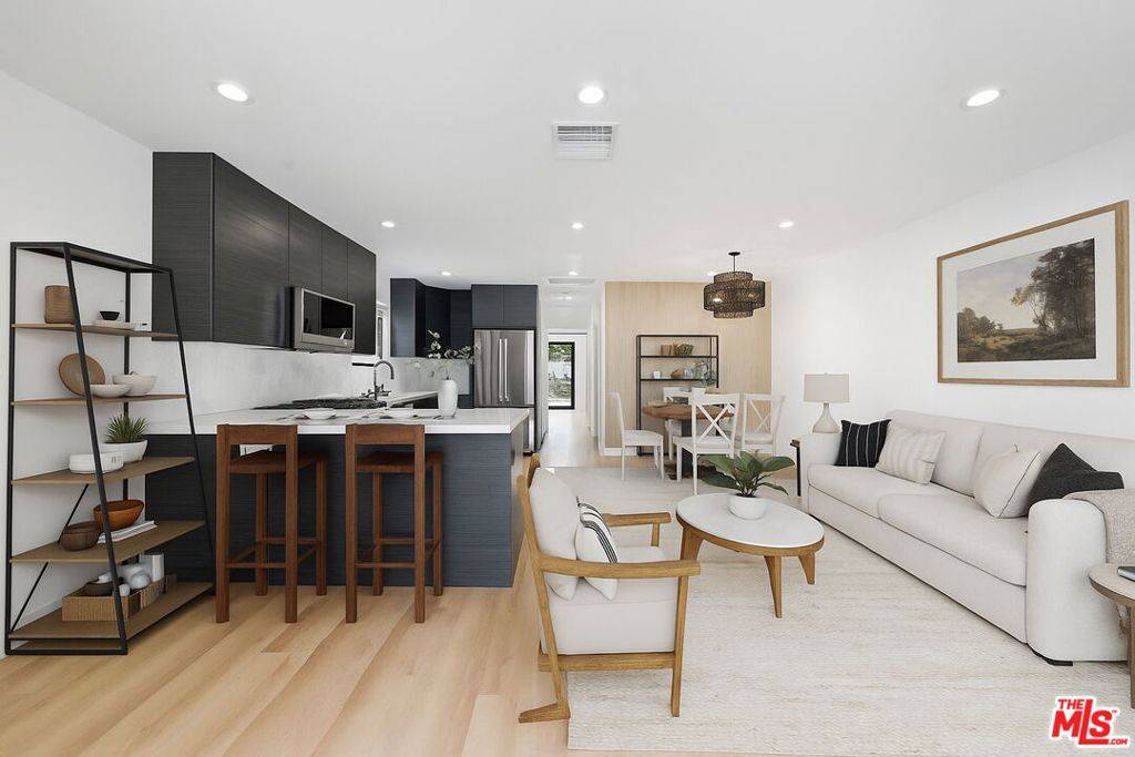 12257 Collins ST, Valley Village, CA 91607