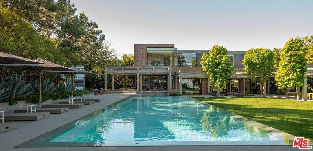 3350 Stoneridge LN, Los Angeles, CA 90077
