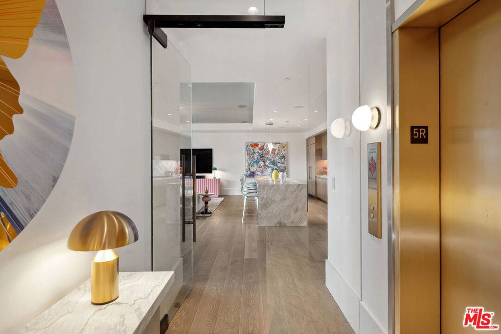West Hollywood, CA 90069,8420 W Sunset BLVD #504