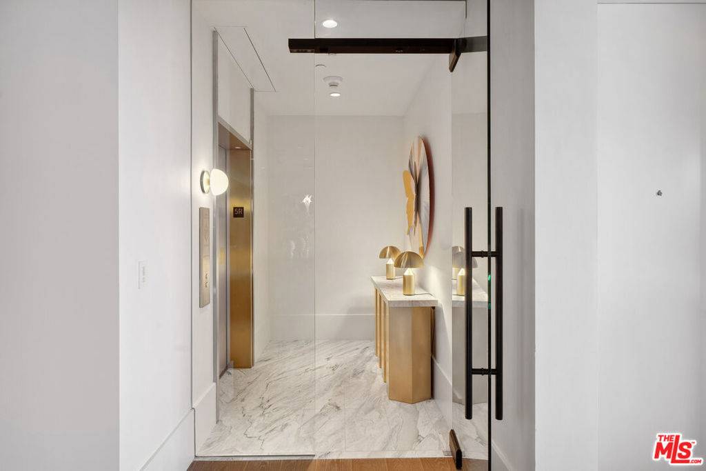West Hollywood, CA 90069,8420 W Sunset BLVD #504