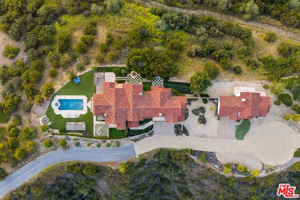 Topanga, CA 90290,1650 Luse Tank RD