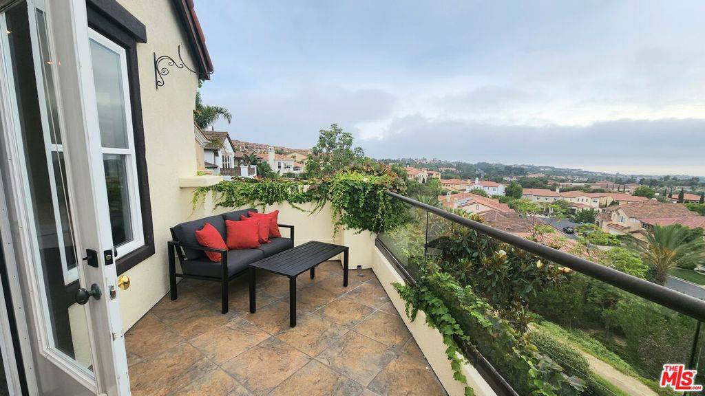 Newport Coast, CA 92657,5 Marisol