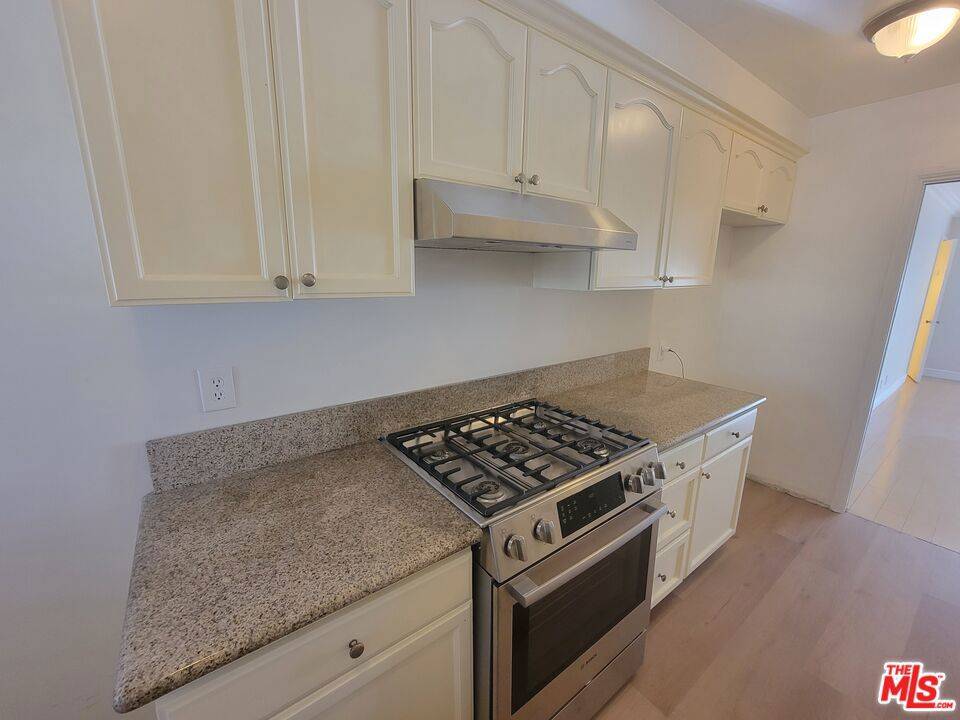 Valley Village, CA 91607,5306 Vantage AVE #4