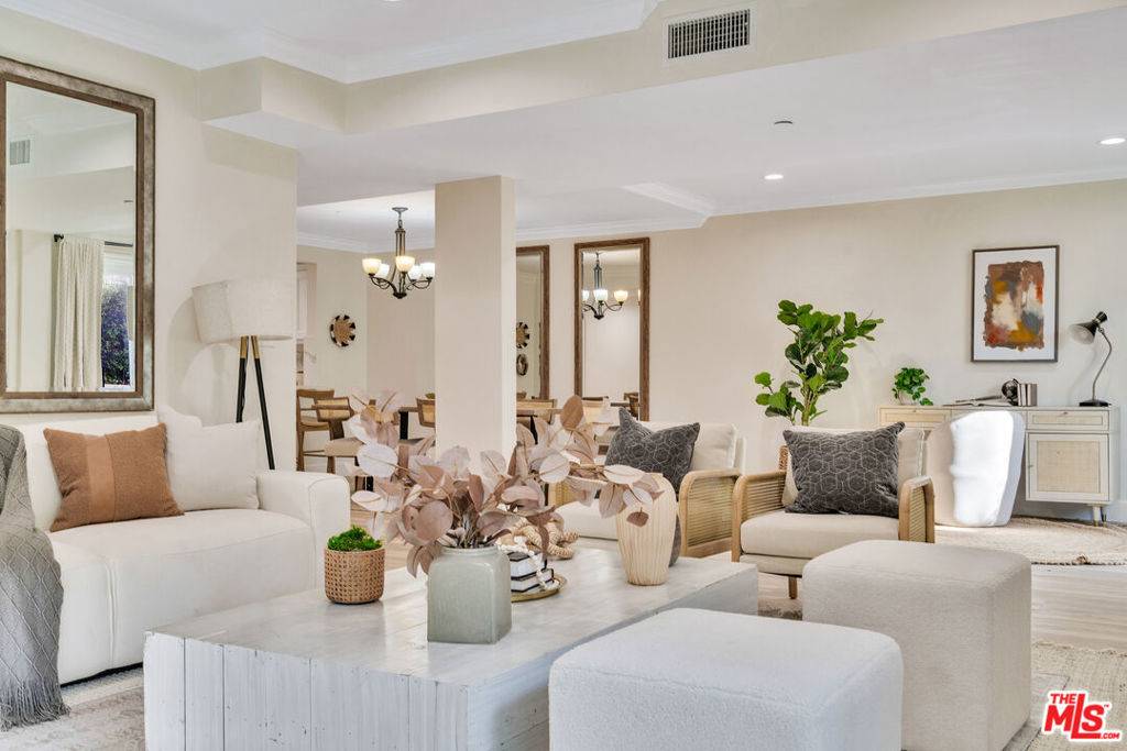 118 S Clark DR #101, West Hollywood, CA 90048
