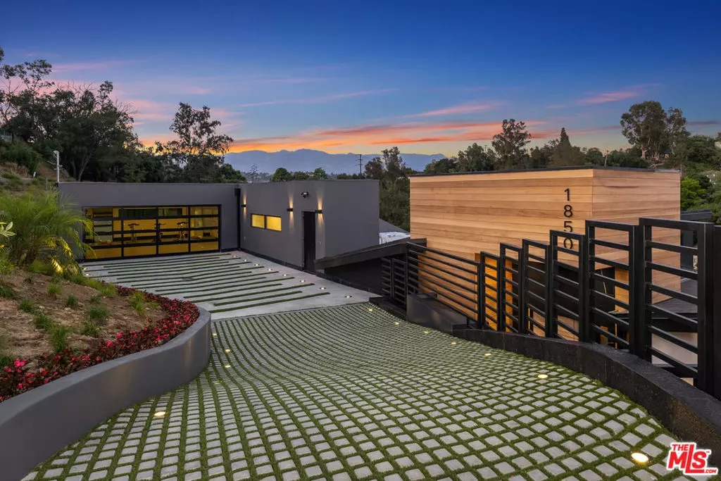 Los Angeles, CA 90042,1850 Upperton AVE