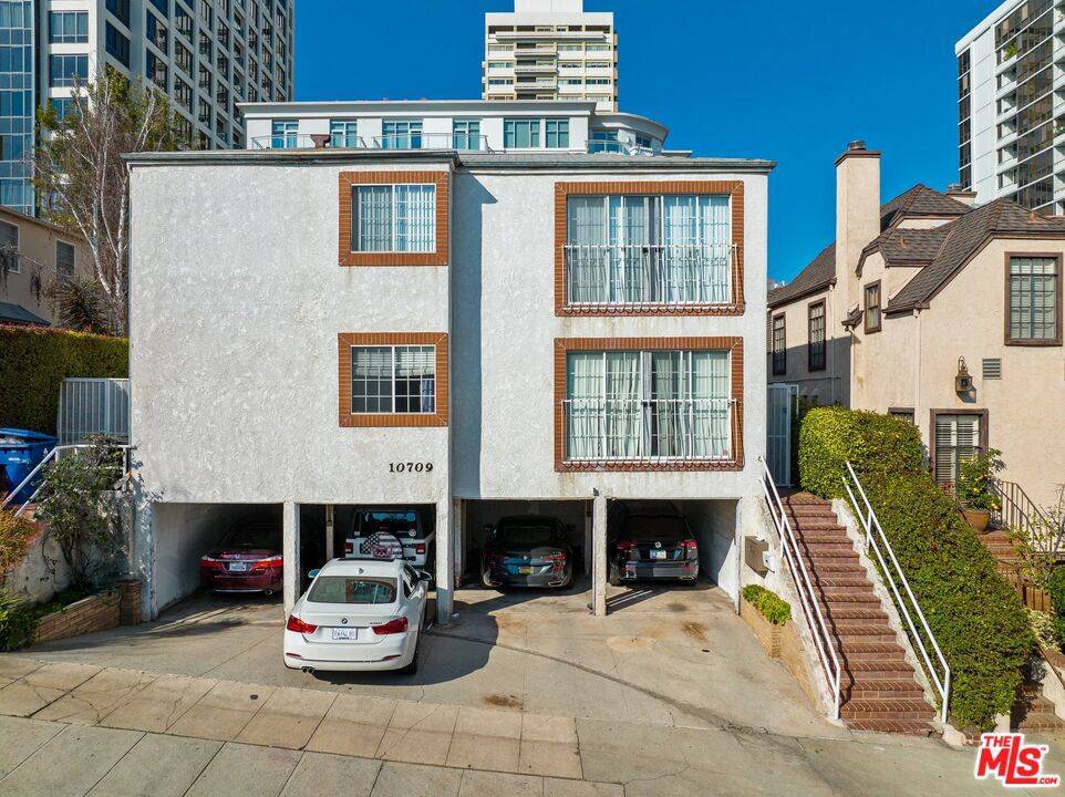 10709 ASHTON AVE #2, Los Angeles, CA 90024