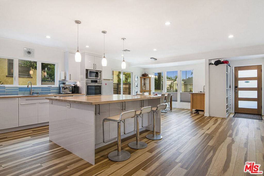 Inglewood, CA 90302,441 W Ellis AVE