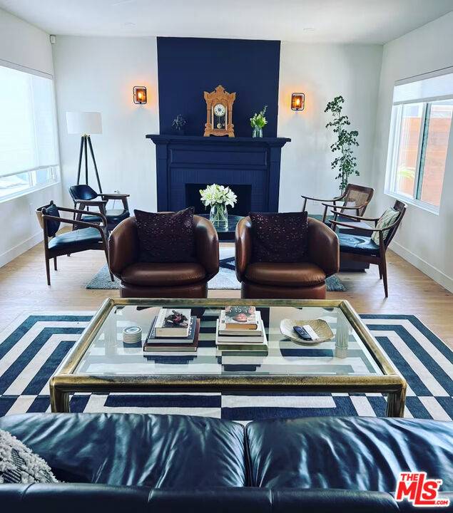 Los Angeles, CA 90016,3625 Somerset DR