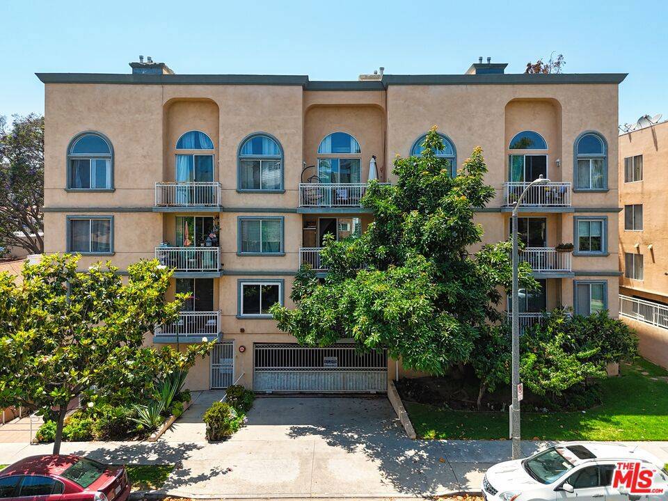 Los Angeles, CA 90035,1211 S Shenandoah ST #304