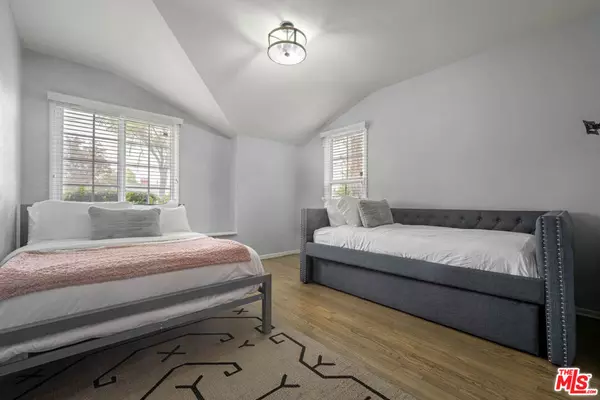 Valley Village, CA 91607,12423 Martha ST