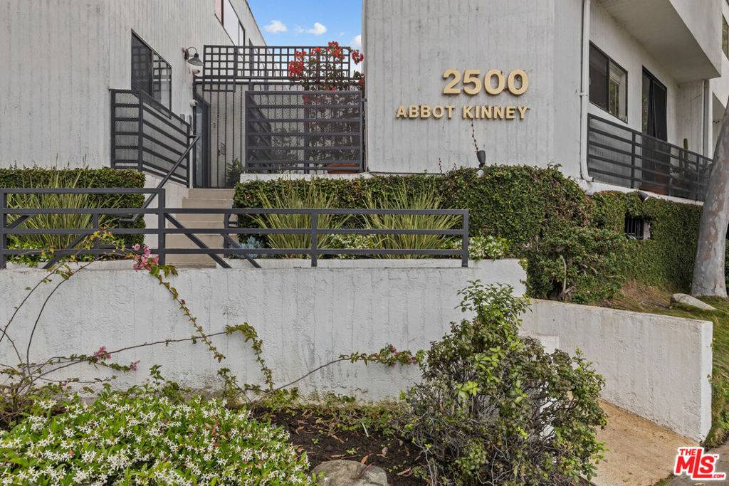 Venice, CA 90291,2500 Abbot Kinney BLVD #17