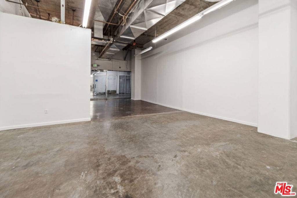 Los Angeles, CA 90021,1015 Crocker ST #P01