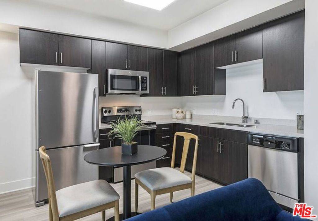 Glendale, CA 91204,521 W Colorado ST #323