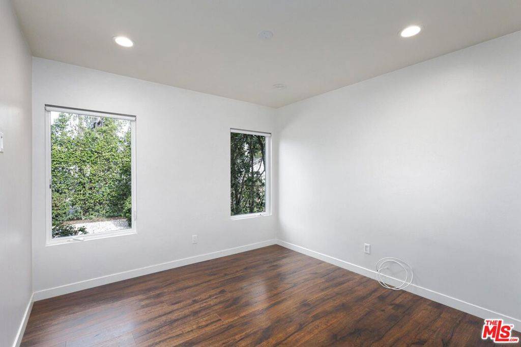 Woodland Hills, CA 91367,23018 Leonora DR
