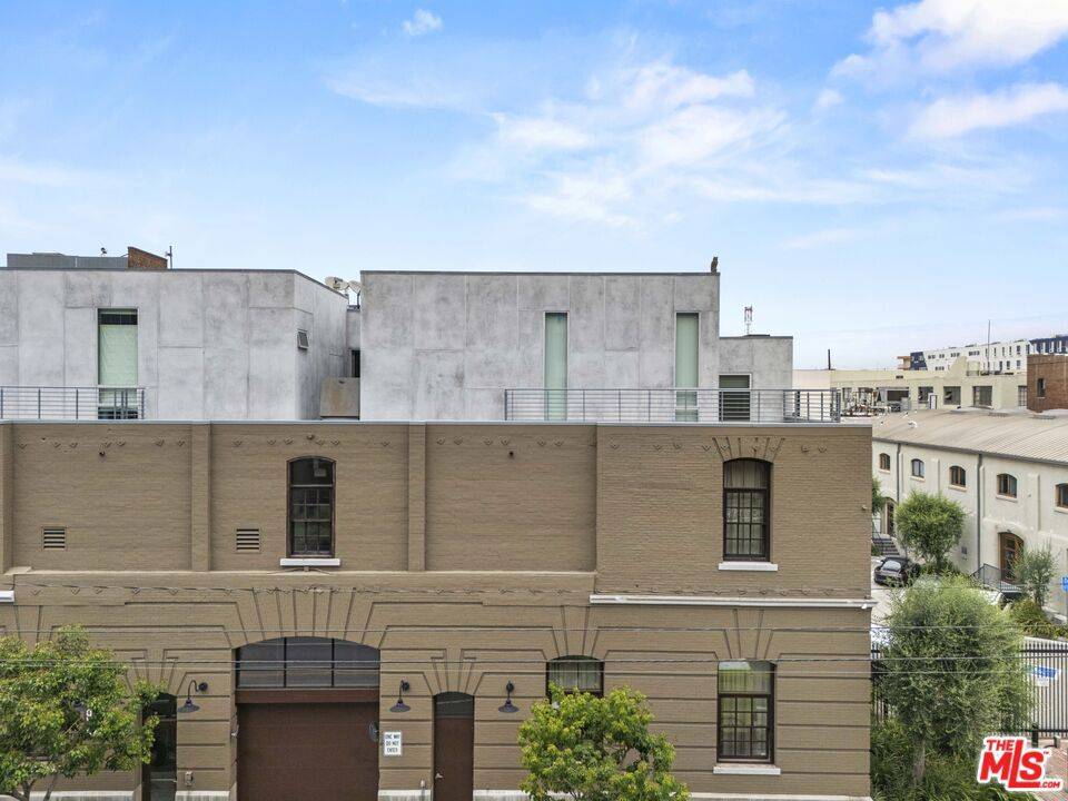 Los Angeles, CA 90012,940 E 2nd ST #35