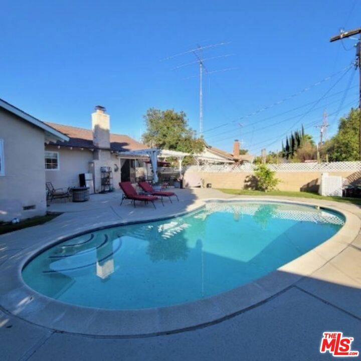 19030 Community ST, Northridge, CA 91324