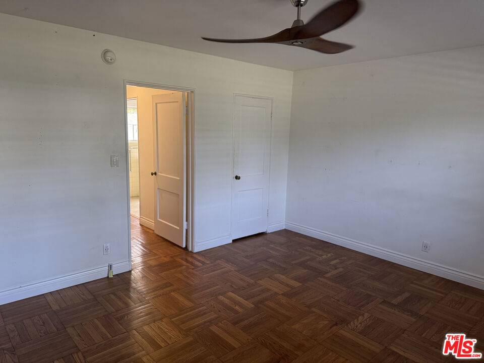 Los Angeles, CA 90016,5183 Village