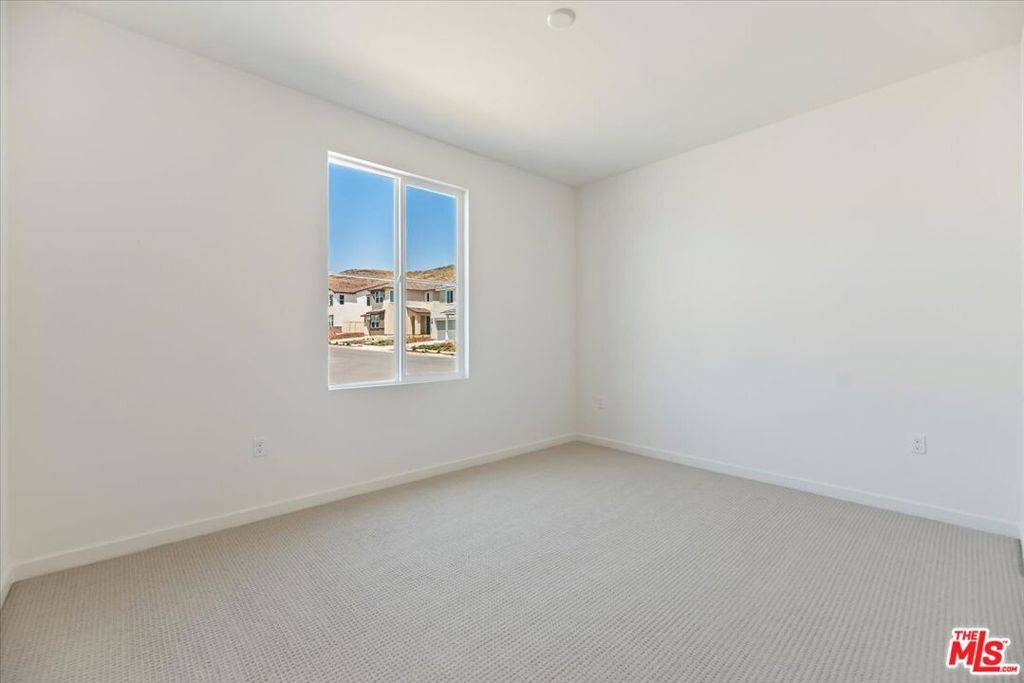 Santa Clarita, CA 91350,18102 Azul WAY