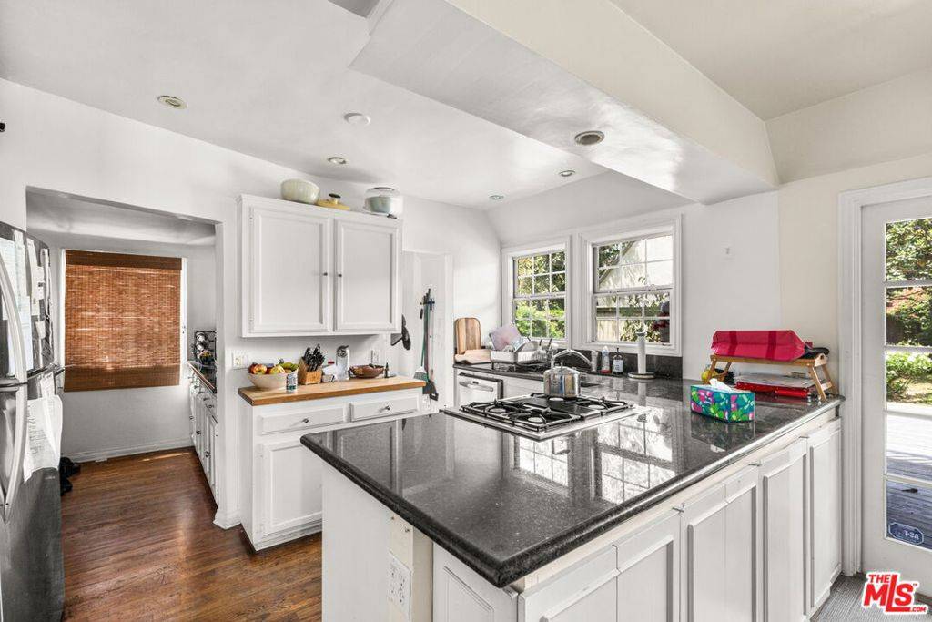 Santa Monica, CA 90404,3033 Virginia AVE