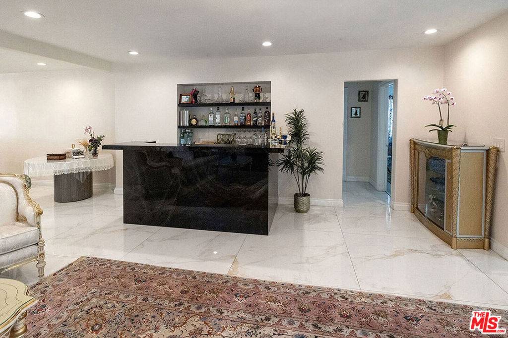 Los Angeles, CA 90035,1417 Edris DR