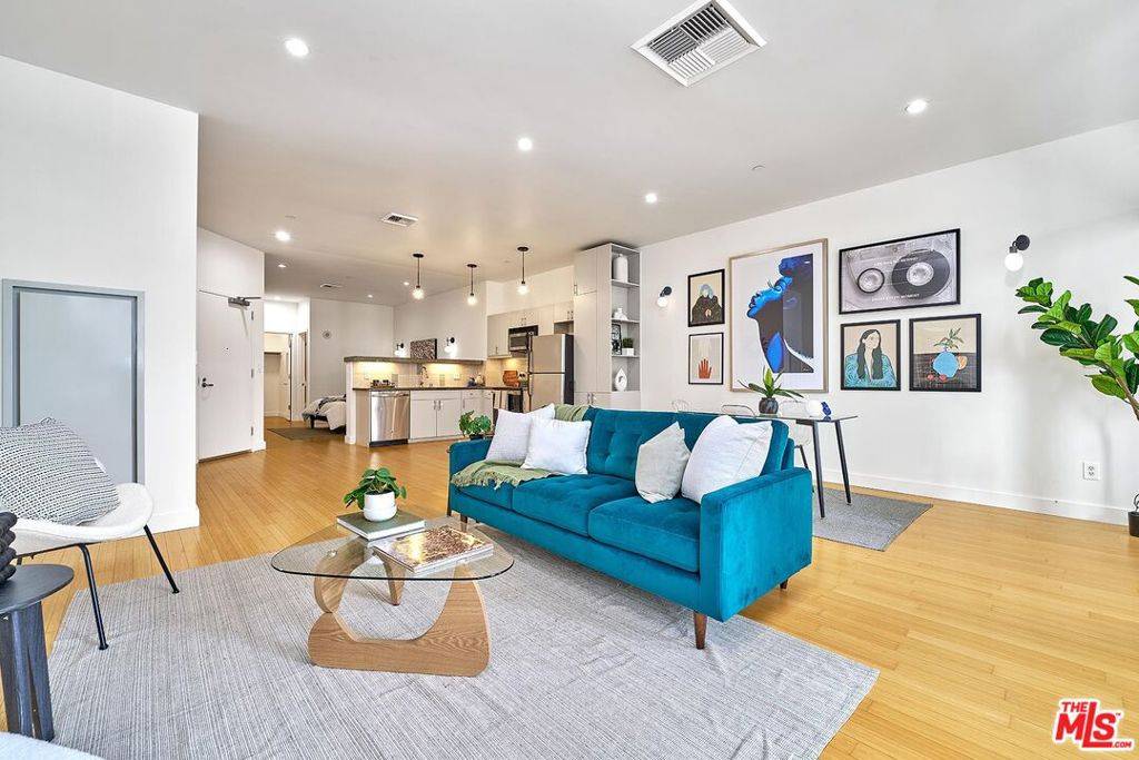 3810 Wilshire BLVD #402, Los Angeles, CA 90010