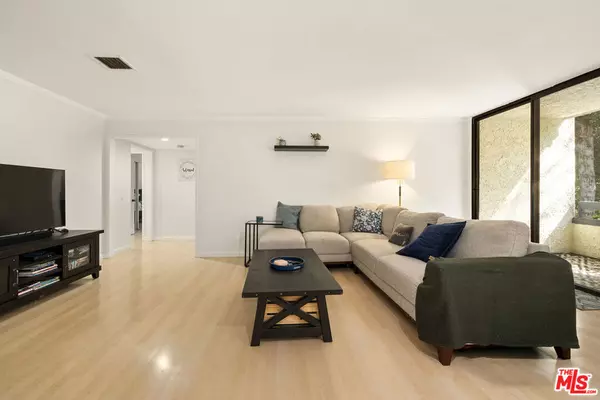 Los Angeles, CA 90042,4049 Via Marisol #217