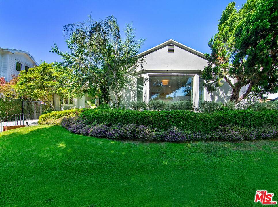 Los Angeles, CA 90034,2229 S Beverly DR