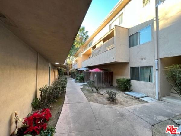 Northridge, CA 91325,8567 Balboa BLVD