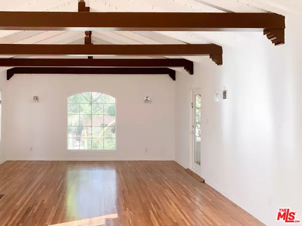 Los Angeles, CA 90036,120 N Orange DR