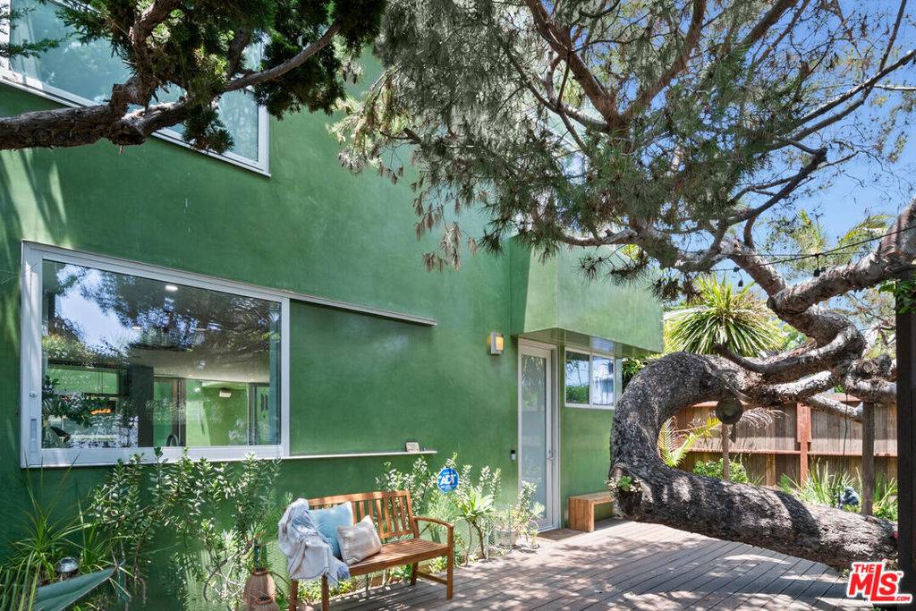 725 Superba AVE, Venice, CA 90291