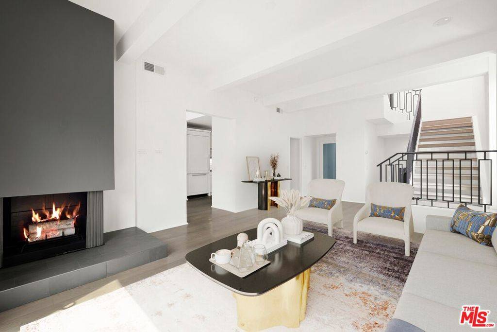 Pacific Palisades, CA 90272,1610 Michael LN