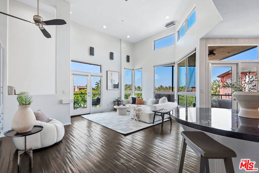 13044 Pacific #420, Playa Vista, CA 90094