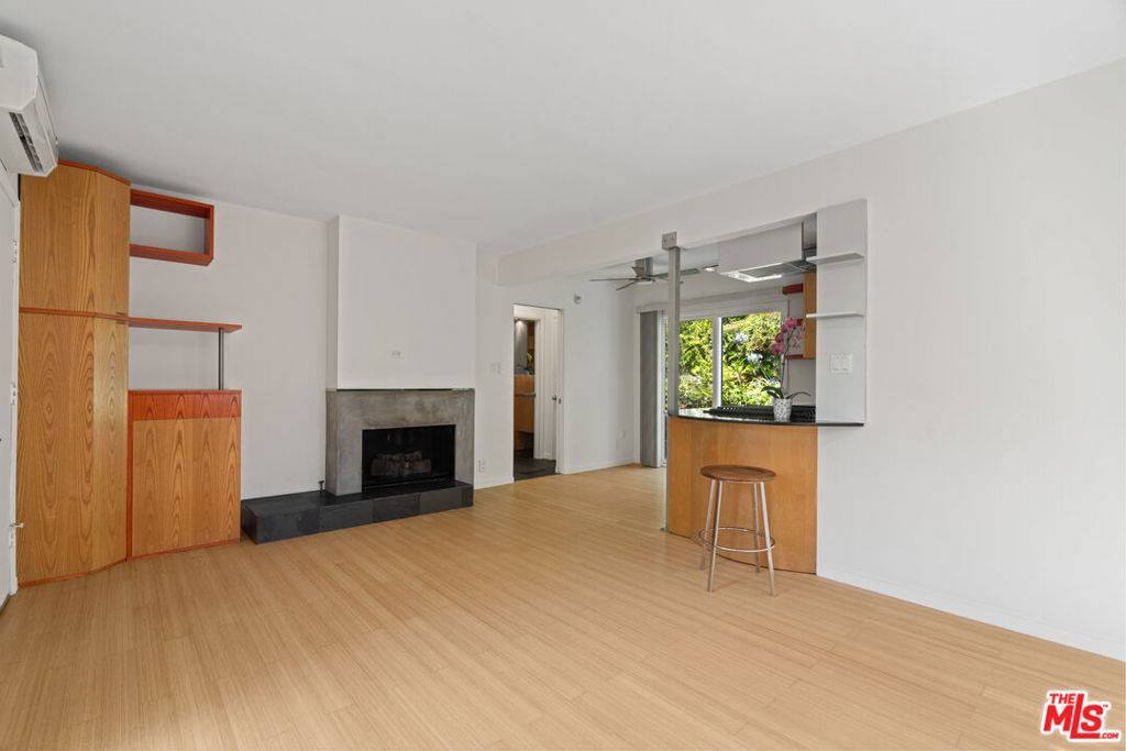 Santa Monica, CA 90405,631 Pier AVE #4