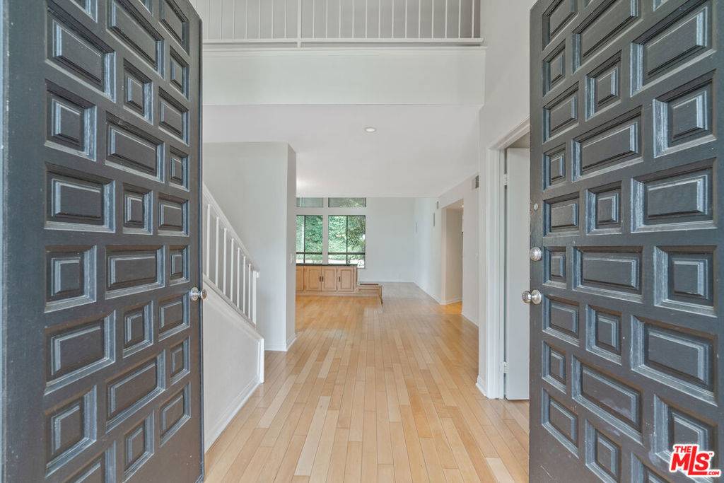 Calabasas, CA 91302,23454 Park Hermosa