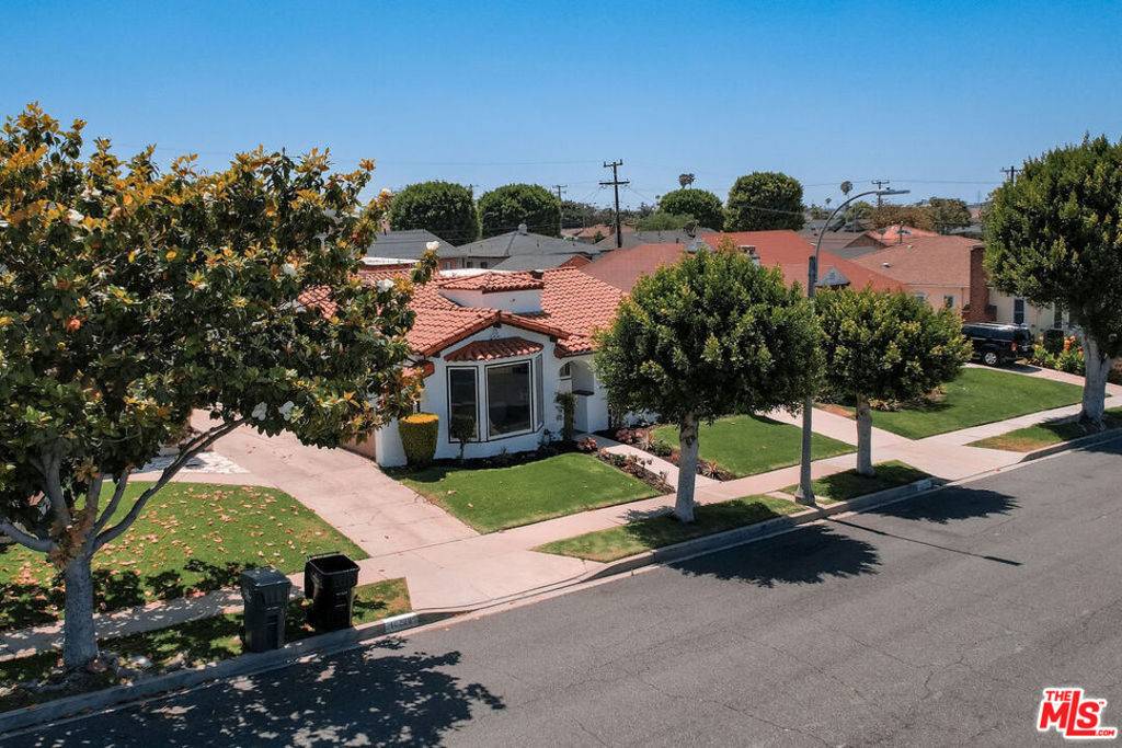 10232 S 2nd AVE, Inglewood, CA 90303
